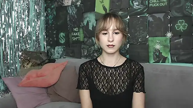 AlishaKellyi online show from 10-26-25, 05:41