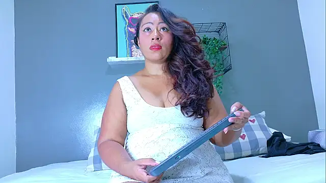 SeleneGibson   online show from 04-24-26, 07:27