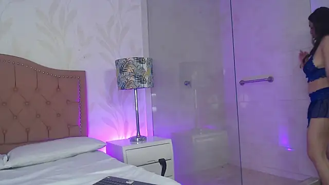 Emmy Palacios online show from 11-26-25, 11:54