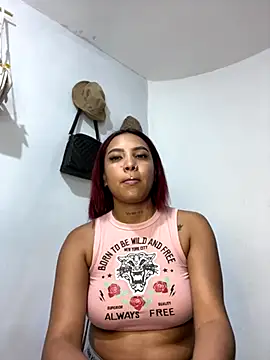 Snapshot of Brunette_Messy_Dirty chatting on 10-24-25, 04:00 Brunette Messy Dirty online show from 10-24-25, 04:00