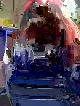 Lunatemptress4 online show from 12-17-25, 04:01