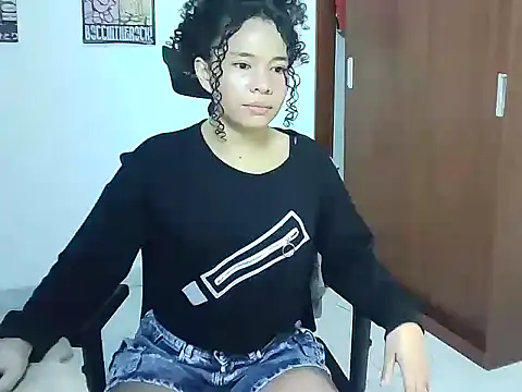 Gigi Scott  online show from 12-23-25, 01:49