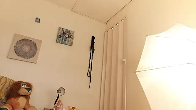 Snapshot of CarolineAikos chatting on 02-04-26, 01:17 CarolineAikos online show from 02-04-26, 01:17