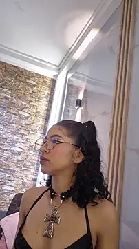 Victoria Dubois  online show from 10-25-25, 12:28