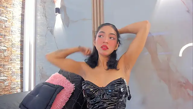 Victoria Dubois  online show from 11-10-25, 01:05