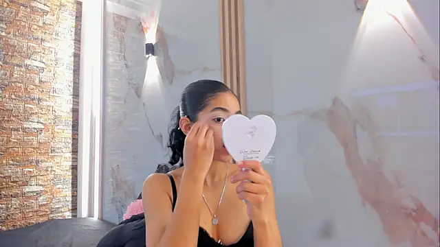 Victoria Dubois  online show from 11-02-25, 12:21