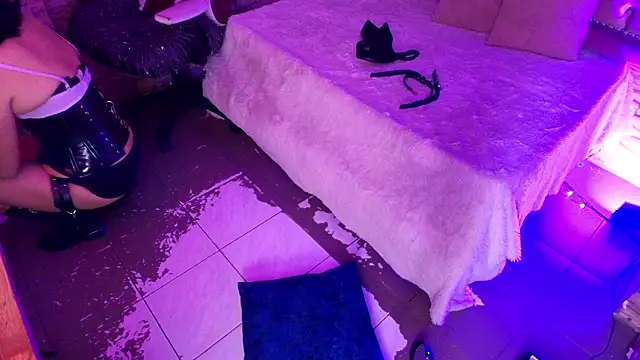 Roxanne Han online show from 03-18-26, 12:19