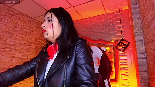 Snapshot of Roxanne_Han chatting on 10-31-25, 06:26 Roxanne Han online show from 10-31-25, 06:26