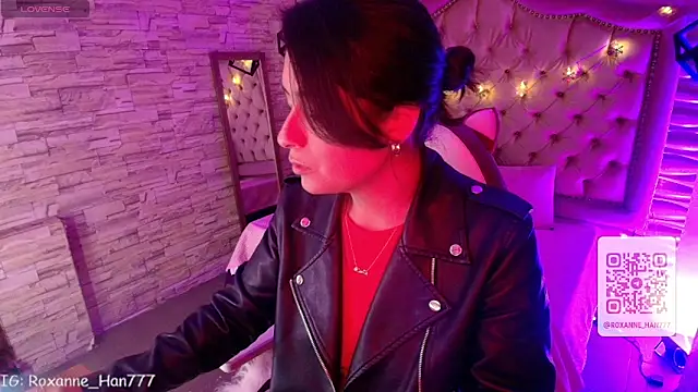 Snapshot of Roxanne_Han chatting on 02-01-26, 02:54 Roxanne Han online show from 02-01-26, 02:54