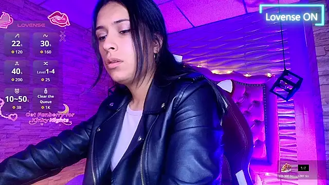 Snapshot of Roxanne_Han chatting on 11-20-25, 11:44 Roxanne Han online show from 11-20-25, 11:44