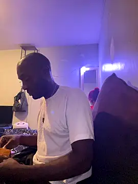 DiabloDicc74 online show from 10-28-25, 08:13