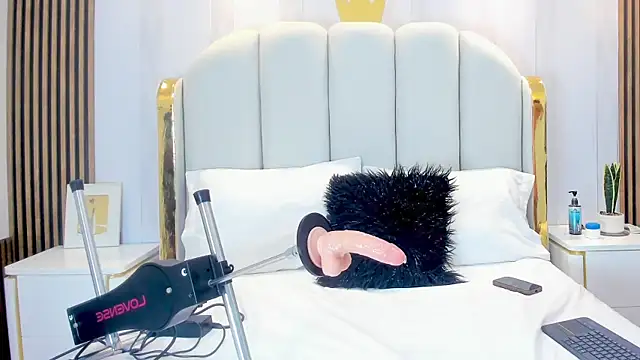 SweetKata  online show from 10-30-25, 07:11