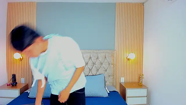 Maxii18  online show from 01-10-26, 02:51