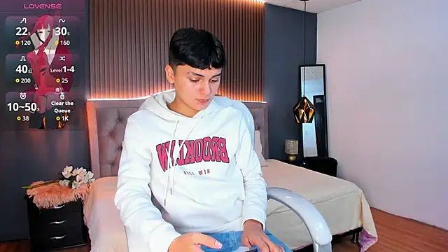 Maxii18  online show from 11-03-25, 06:55