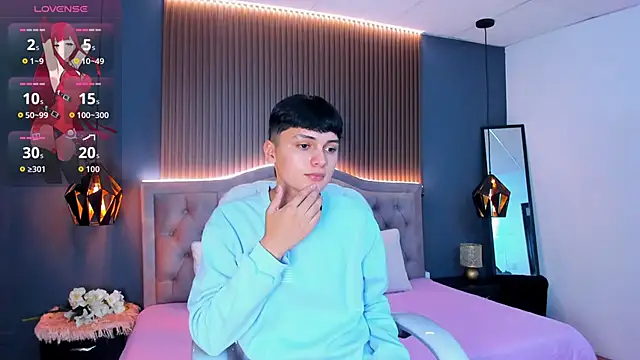 Maxii18  online show from 10-29-25, 06:51