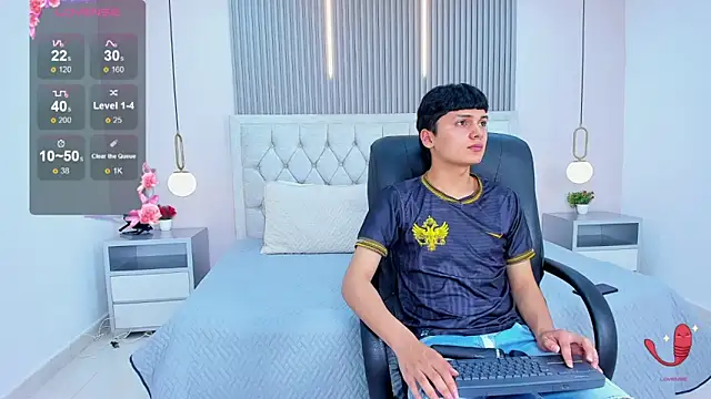 Maxii18  online show from 12-04-25, 06:51