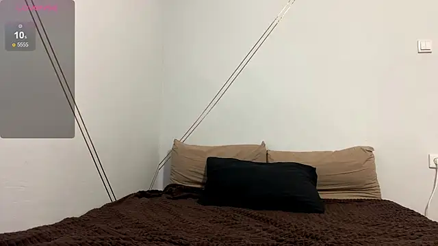 MoniShy online show from 11-04-25, 02:43