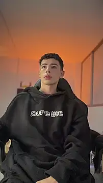 Sebastian Reed online show from 03-07-26, 01:23