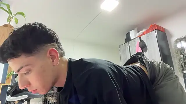 Snapshot of Sebastian_Reed chatting on 02-27-26, 11:04 Sebastian Reed online show from 02-27-26, 11:04