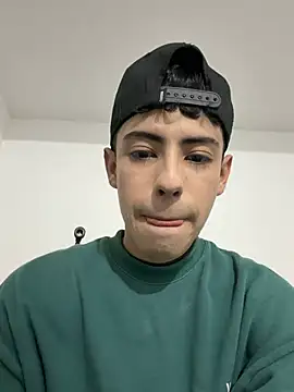 Snapshot of Sebastian_Reed chatting on 02-07-26, 05:15 Sebastian Reed online show from 02-07-26, 05:15