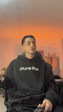 Snapshot of Sebastian_Reed chatting on 02-26-26, 04:45 Sebastian Reed online show from 02-26-26, 04:45