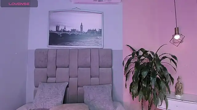 Snapshot of janna_lopezz chatting on 10-23-25, 11:31 janna lopezz online show from 10-23-25, 11:31