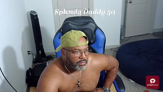 Snapshot of SplendaDaddy50 chatting on 10-25-25, 11:20 SplendaDaddy50 online show from 10-25-25, 11:20