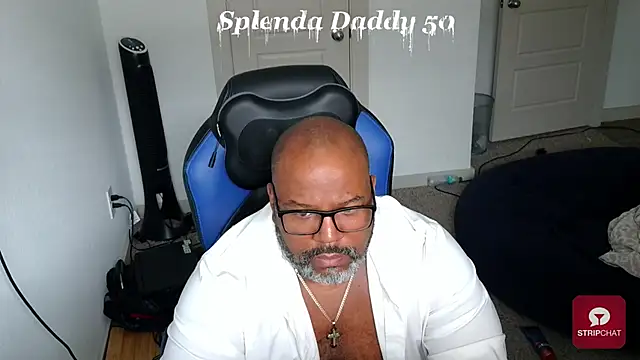 Snapshot of SplendaDaddy50 chatting on 10-26-25, 04:07 SplendaDaddy50 online show from 10-26-25, 04:07