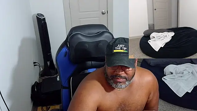 SplendaDaddy50 online show from 10-24-25, 01:37