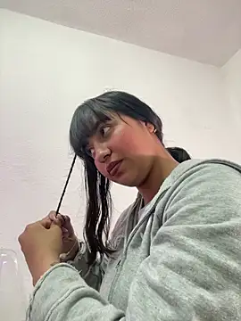 misschloe  online show from 11-11-25, 02:12