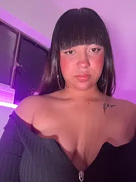 misschloe  online show from 11-06-25, 04:11