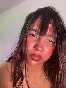 misschloe  online show from 11-14-25, 05:05