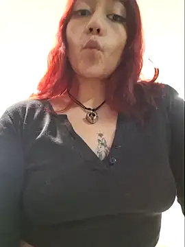Snapshot of Eveelyn25_ chatting on 10-25-25, 10:54 Eveelyn25  online show from 10-25-25, 10:54