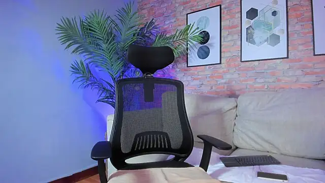 sophie duval online show from 11-24-25, 10:48