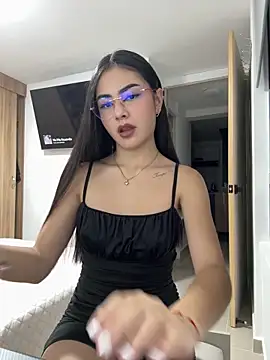 Snapshot of IslaCole chatting on 05-27-26, 02:52 IslaCole online show from 05-27-26, 02:52