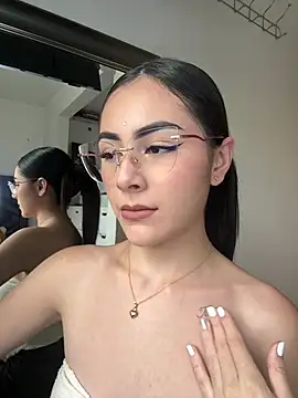 IslaCole online show from 02-12-26, 09:47