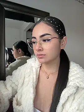 IslaCole online show from 02-06-26, 10:39