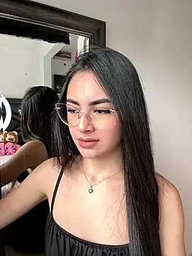 IslaCole online show from 01-14-26, 07:06