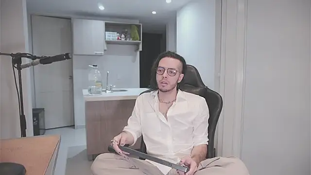 dan and daya online show from 11-17-25, 03:43