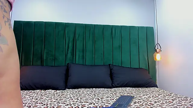 Melody Horney online show from 11-08-25, 08:45