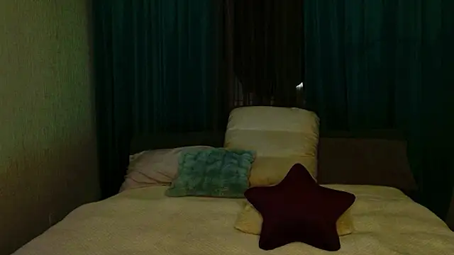 Snapshot of Kess-Edison chatting on 02-12-26, 09:25 Kess-Edison online show from 02-12-26, 09:25