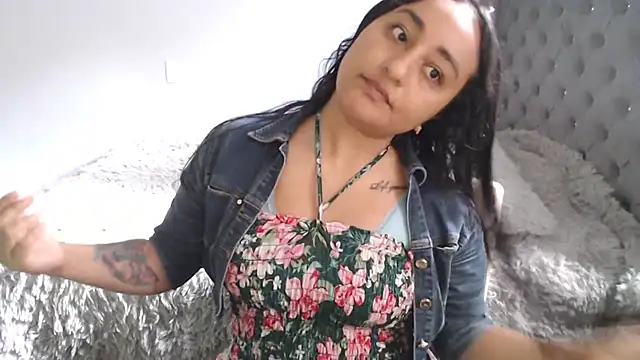 cute8smile online show from 10-27-25, 01:23