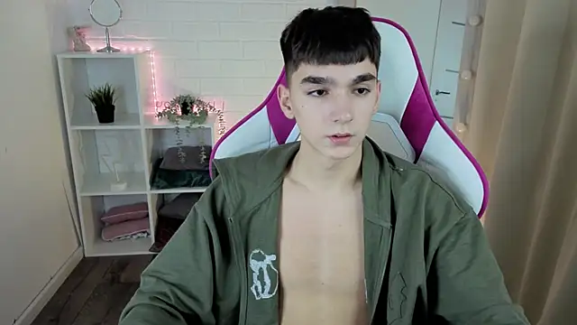 YamiTwink online show from 11-20-25, 11:22