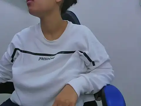 agata18  online show from 01-12-26, 01:07