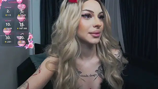 Snapshot of NovaPearl chatting on 10-29-25, 06:29 NovaPearl online show from 10-29-25, 06:29