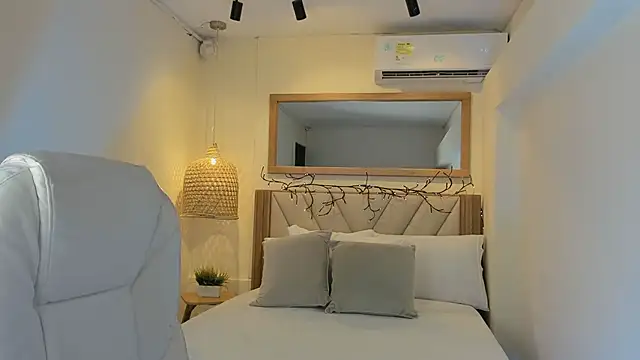 NahimiThompson online show from 03-19-26, 07:25