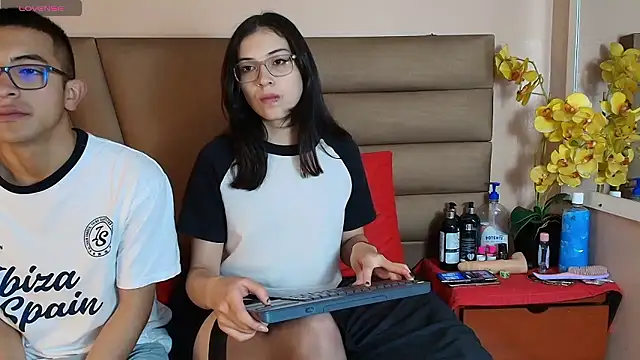 Snapshot of Crimsonsecretts chatting on 01-15-26, 12:30 Crimsonsecretts online show from 01-15-26, 12:30