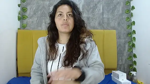 amara leoncm online show from 11-11-25, 02:28