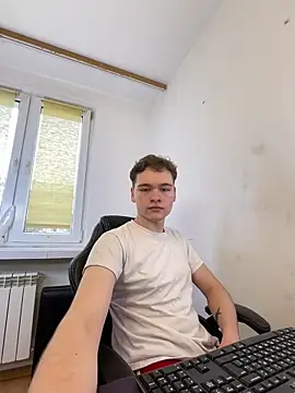 Snapshot of danielxfun chatting on 12-21-25, 11:12 danielxfun online show from 12-21-25, 11:12