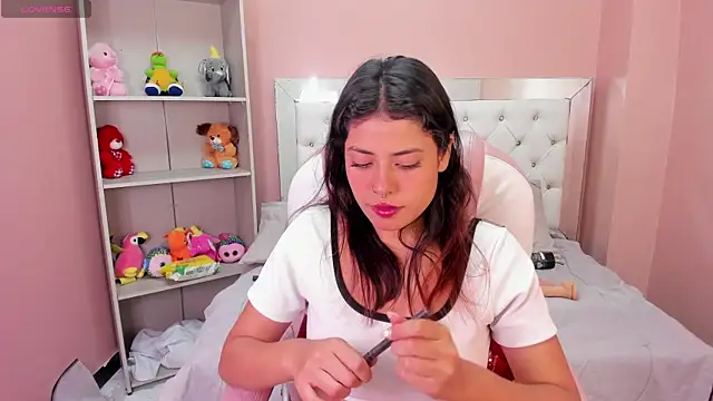 Snapshot of Blaiir_Moon chatting on 12-16-25, 09:19 Blaiir Moon online show from 12-16-25, 09:19